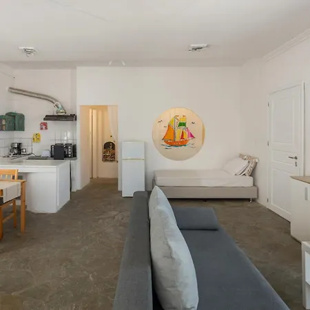 Studio Home Apartment Naousa (Paros)